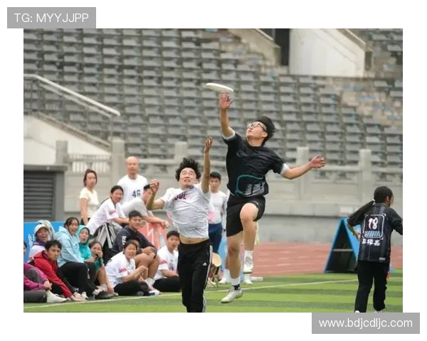 重庆飞盘队引领潮流最新飞盘配合TOP10精彩呈现 重庆飞盘队引领潮流最新飞盘配合TOP10精彩呈现