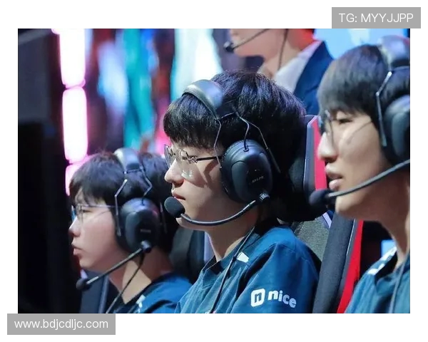 TES鏖战LNG强强对决巅峰较量引爆赛场激情鏖战谁能笑到最后