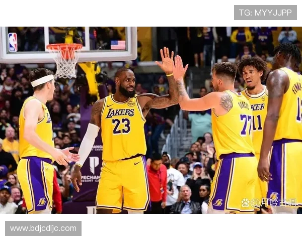 2009年季后赛火箭与湖人激战回顾巅峰对决的经典瞬间与球星表现分析